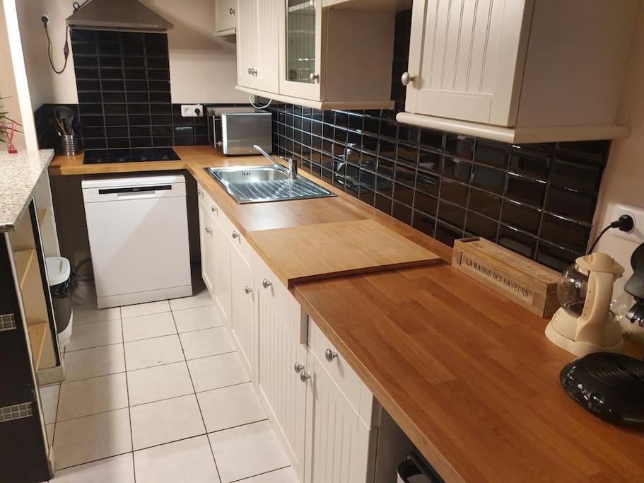 Ecully, Appartement Au Calme De 50M². Esterno foto